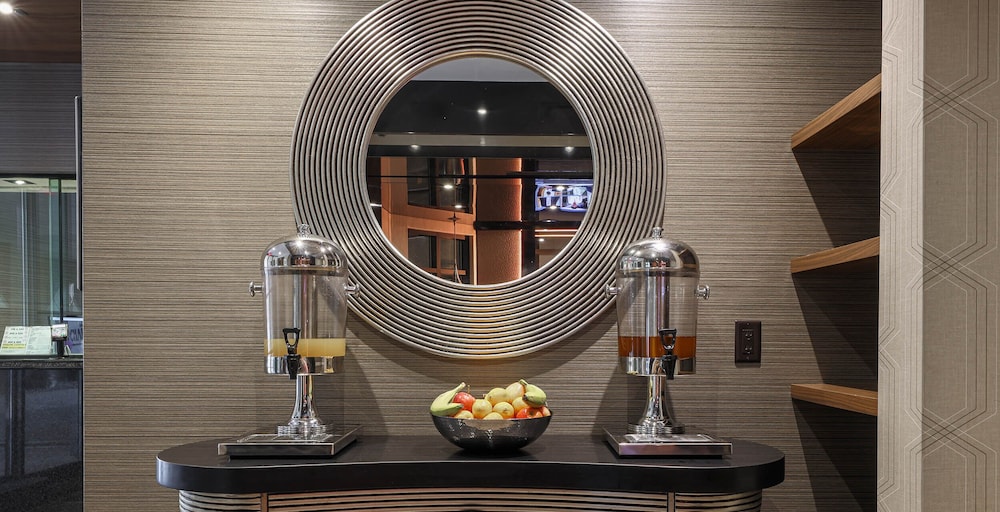

Milano - Montreal - Hotel Le Chablis Cadillac