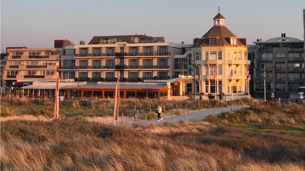 

Milano - Katwijk aan Zee - Two Brothers Noordwijk Beach