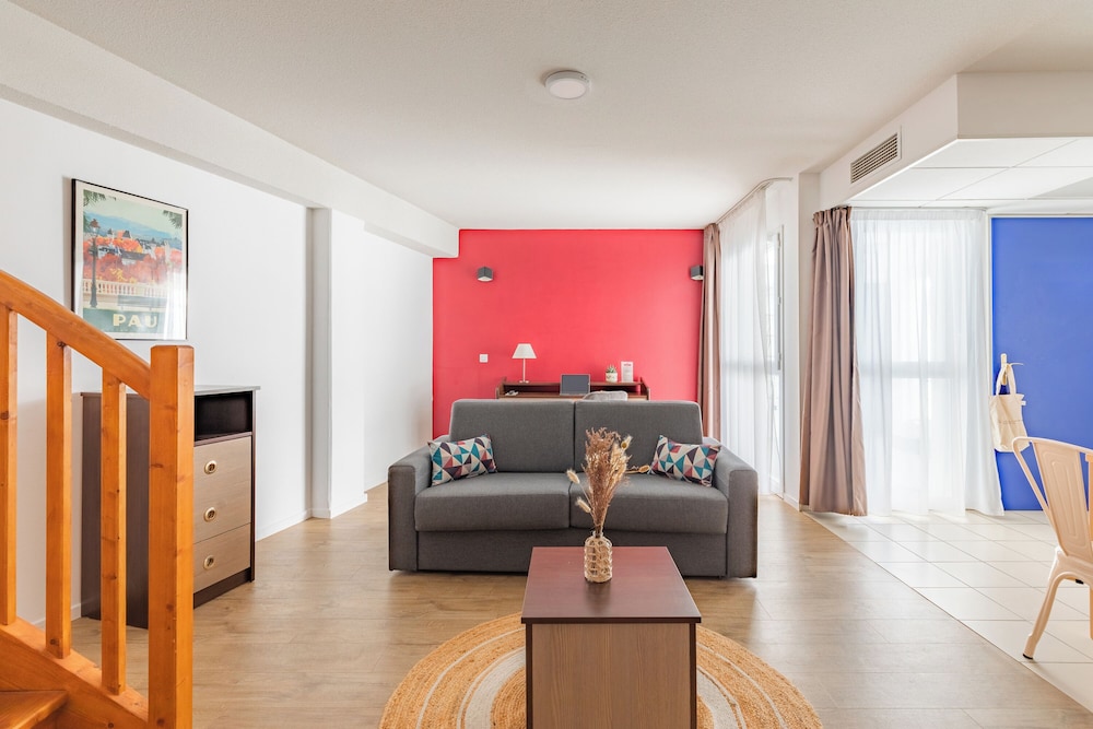 

Roma - Gan - Appart'City Confort Pau Centre