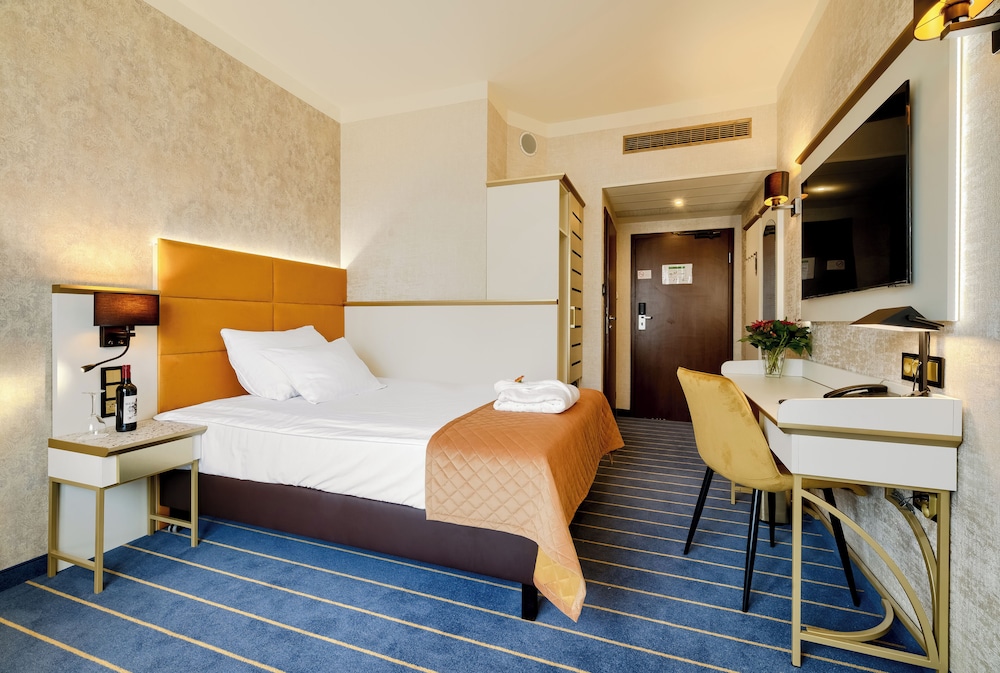 

Napoli - Wroclaw - Park Hotel Diament Wroclaw