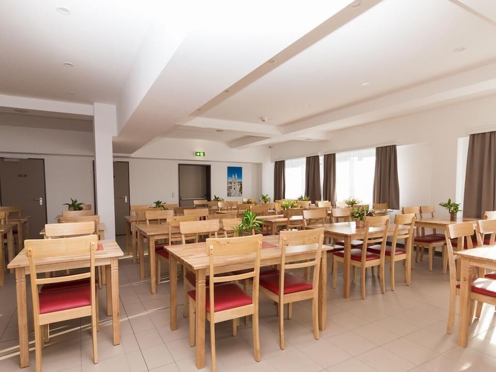 

Milano - Wiener Neustadt - WinBudget "bed&breakfast