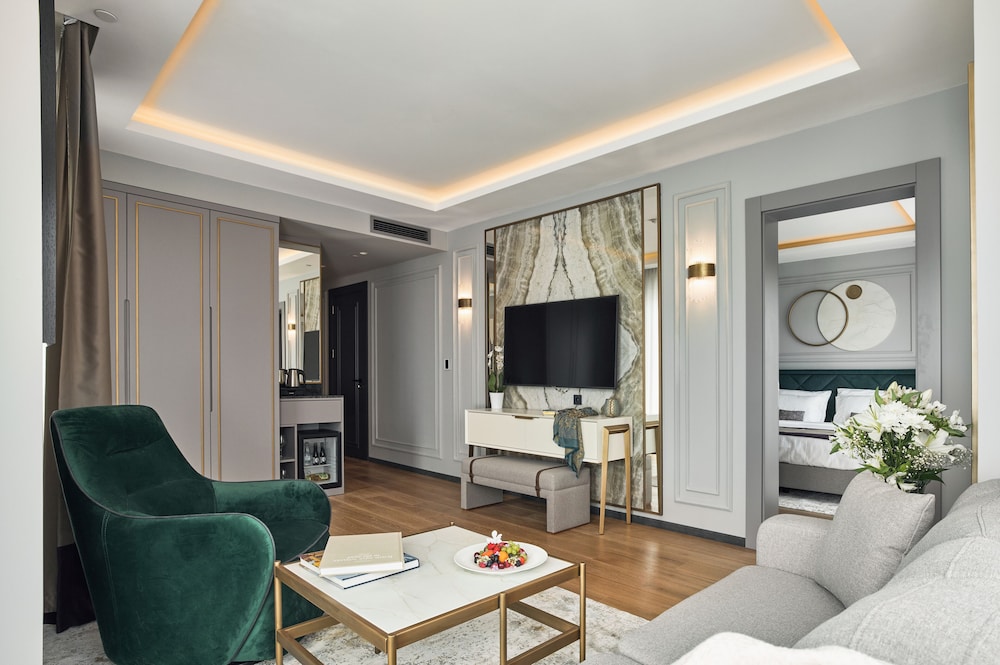 

Roma - Tivat - La Fleur Boutique Hotel