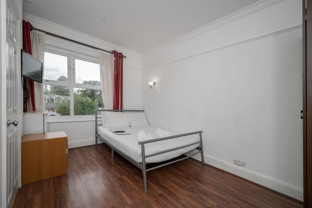 

Pisa - Sutton - Flexistay Norbury Aparthotel
