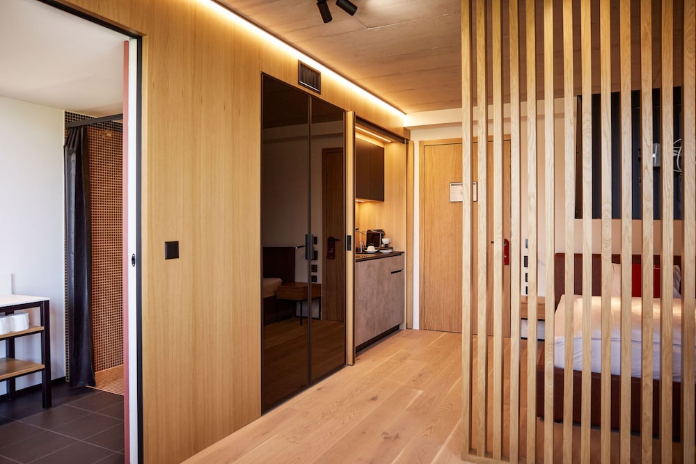

Catania - Zug - Tailormade Hotel RIGIBLICK Küssnacht