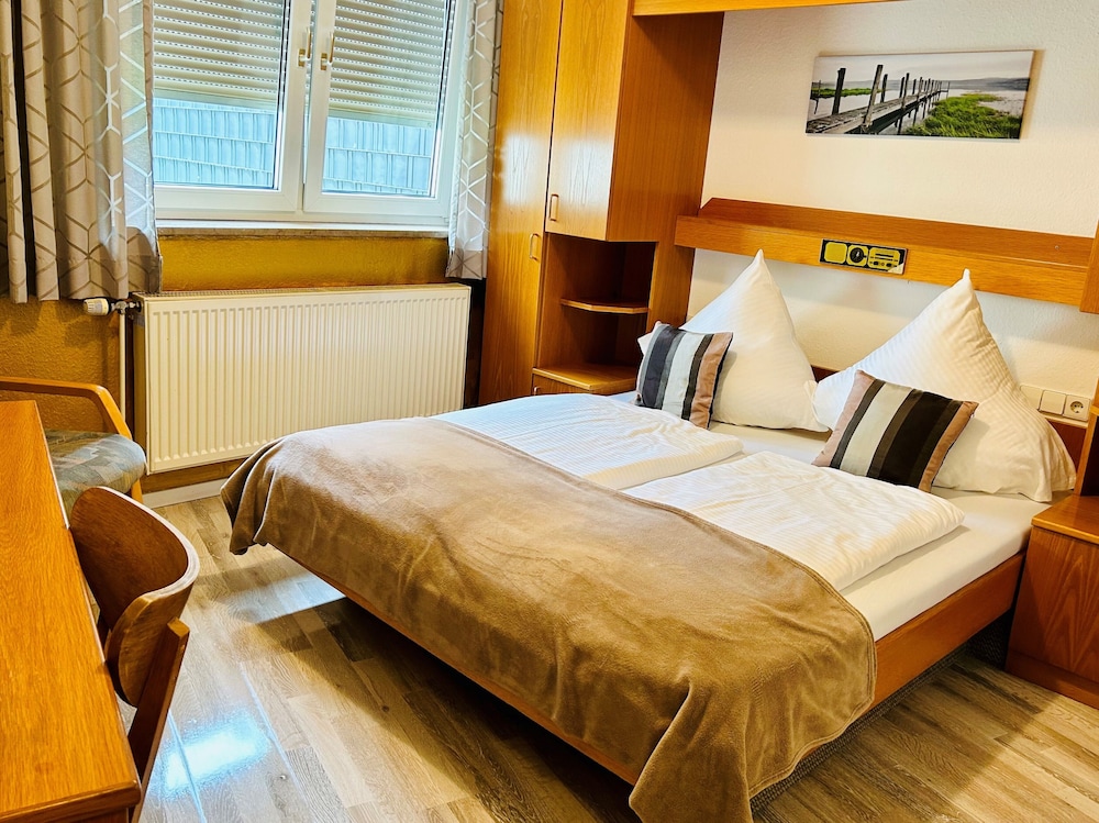 

Trieste - Stuttgart Airport - Adler Hotel Garni