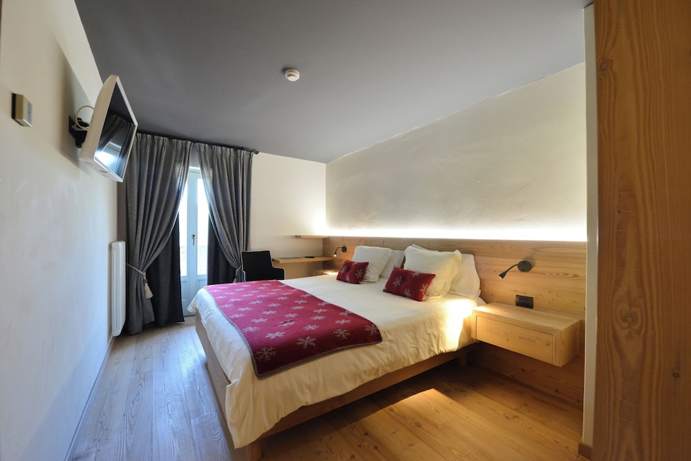 

Napoli - Cogne - La Madonnina Del Gran Paradiso Wellness Hotel