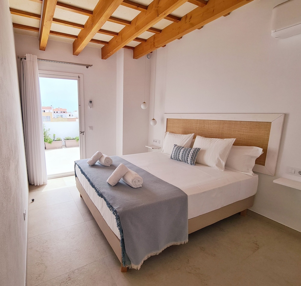 

Napoli - Sa Caleta - Waki Conscious Hotel