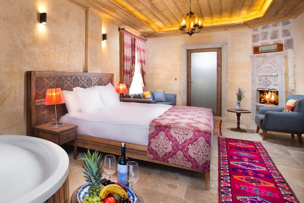 

Milano - Nevsehir - Cappadocia Pyramid Stone House