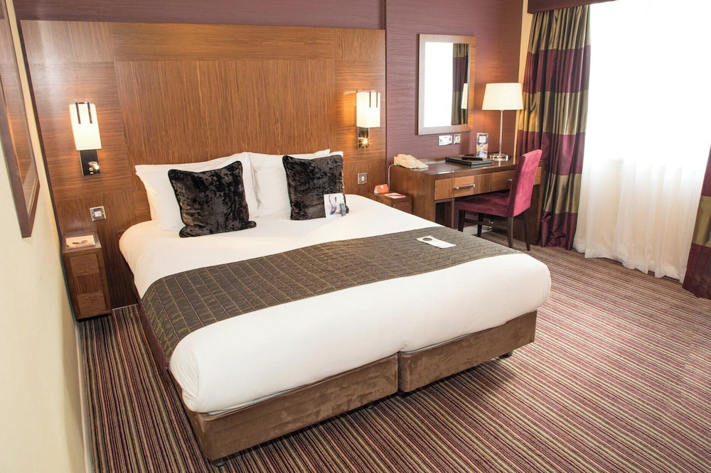 

Napoli - Horley - Crowne Plaza London - Gatwick Airport
