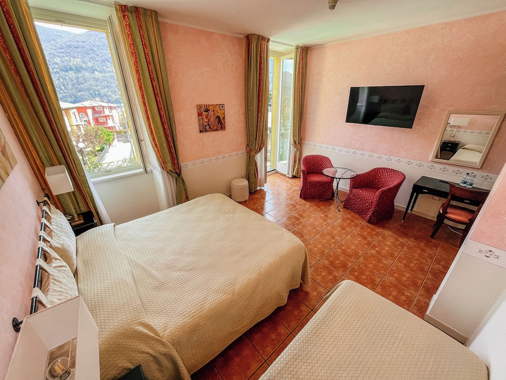 

Roma - Paradiso - Caroline Hotel