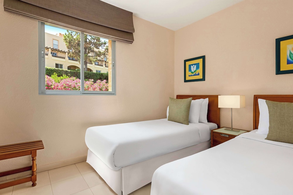 

Roma - Fuengirola - Ramada Hotel & Suites by Wyndham Costa del Sol Fuengirola