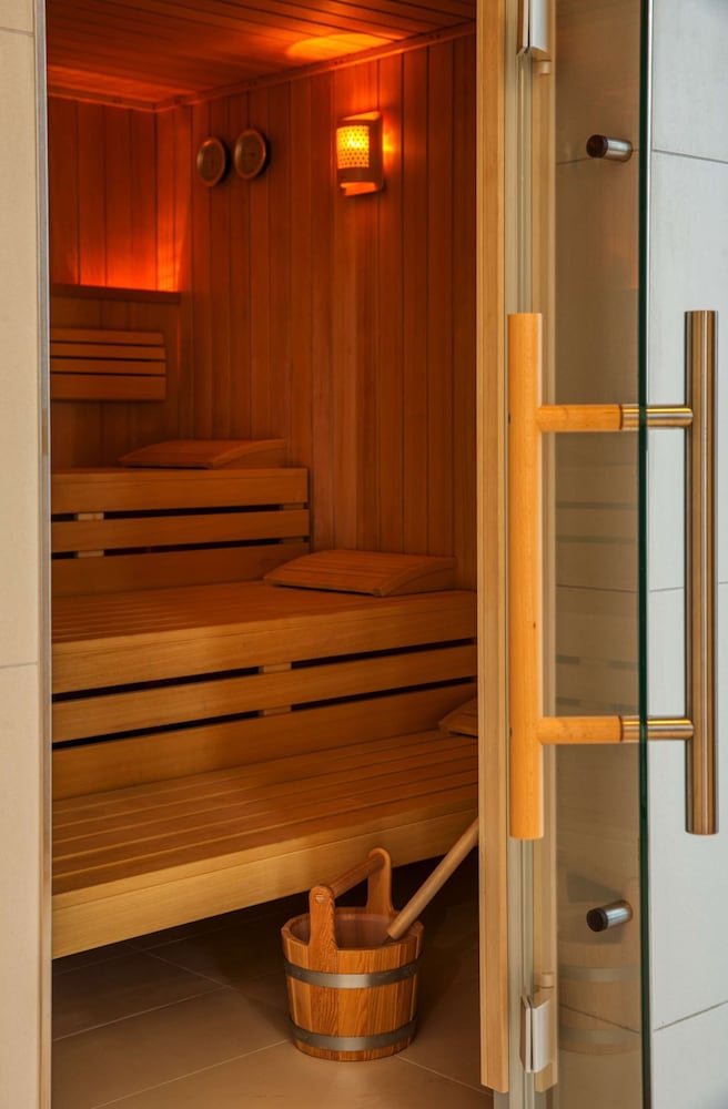 

Genova - Aalsmeer - IntercityHotel Amsterdam Airport