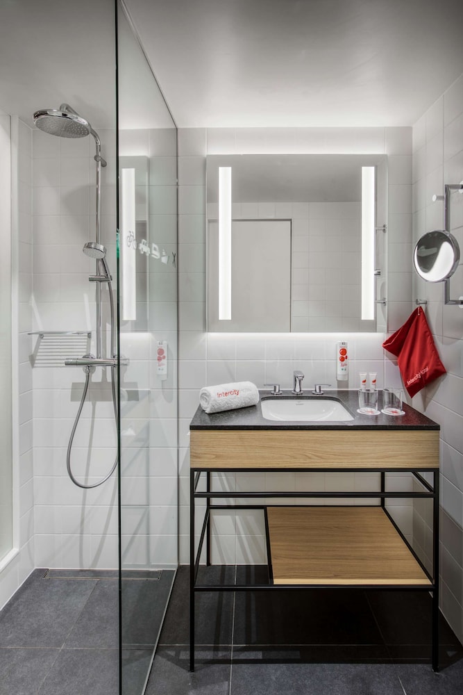 

Pisa - Aalsmeer - IntercityHotel Amsterdam Airport