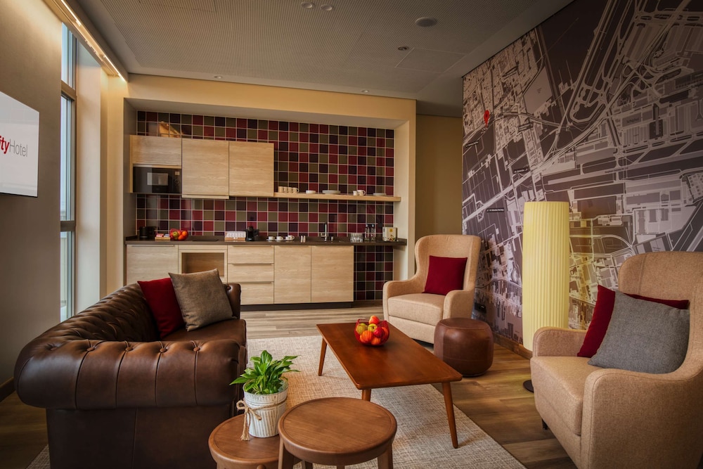 

Genova - Schiphol - IntercityHotel Amsterdam Airport