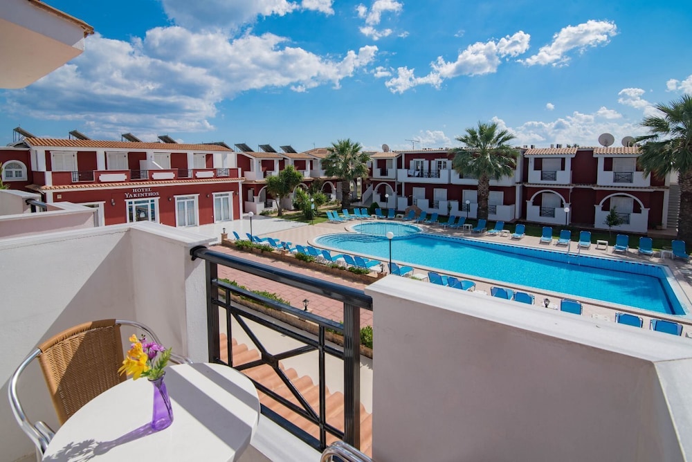 

Roma - Agios Kirikos - Yakinthos Hotel