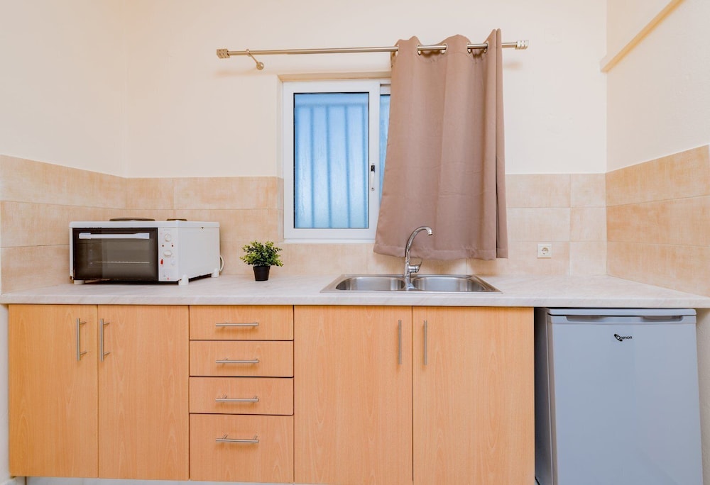 

Milano - Agios Kirikos - Yakinthos Hotel