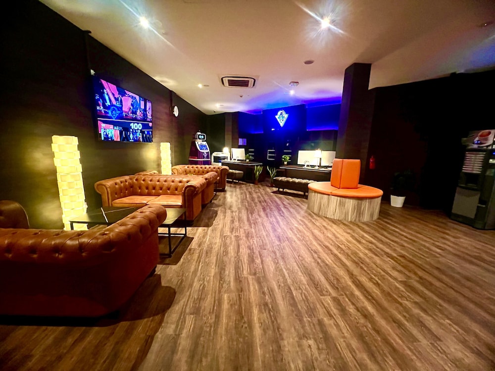 

Catania - Singapore - Arena eSports Hotel @ Bugis Village