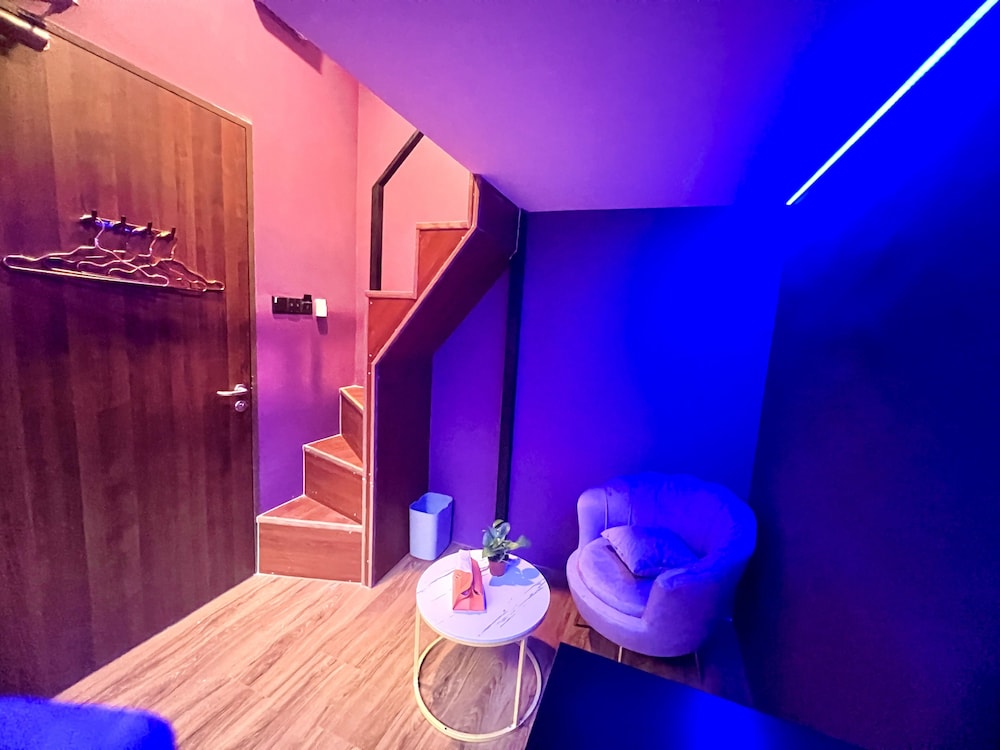 

Bologna - Singapore - Arena eSports Hotel @ Bugis Village