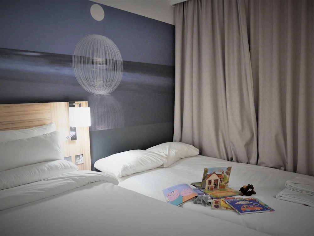 

Pisa - Bishop's Stortford - Novotel London Stansted Airport