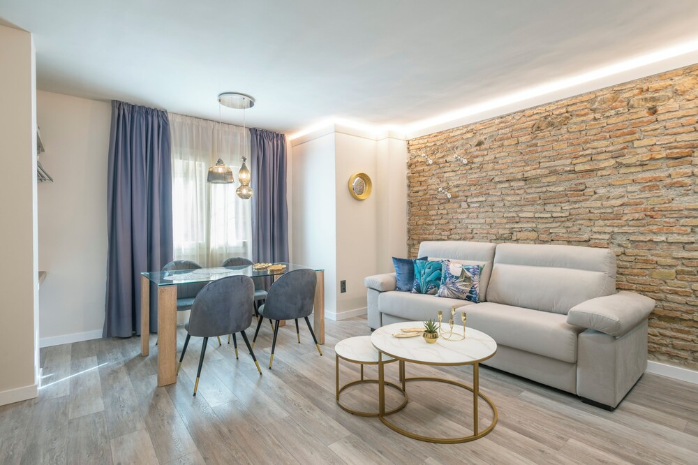 

Torino - Malaga - Palacete de Álamos Apartamentos