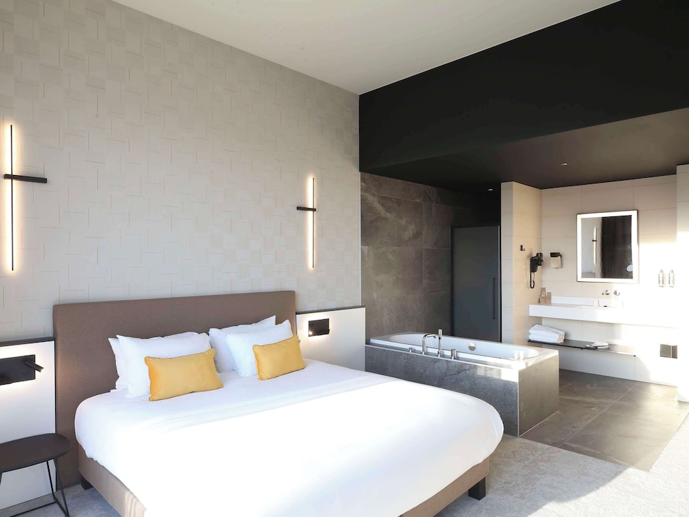 

Bari - Profondeville - Mercure Namur Hotel