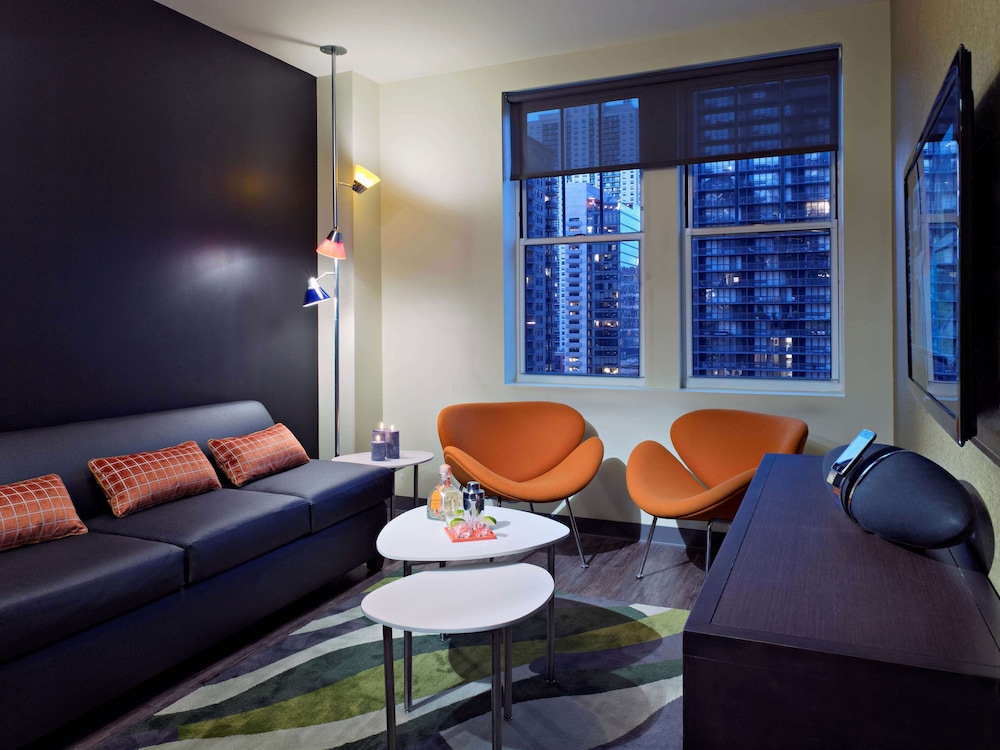 

Milano - Chicago - Acme Hotel Company Chicago