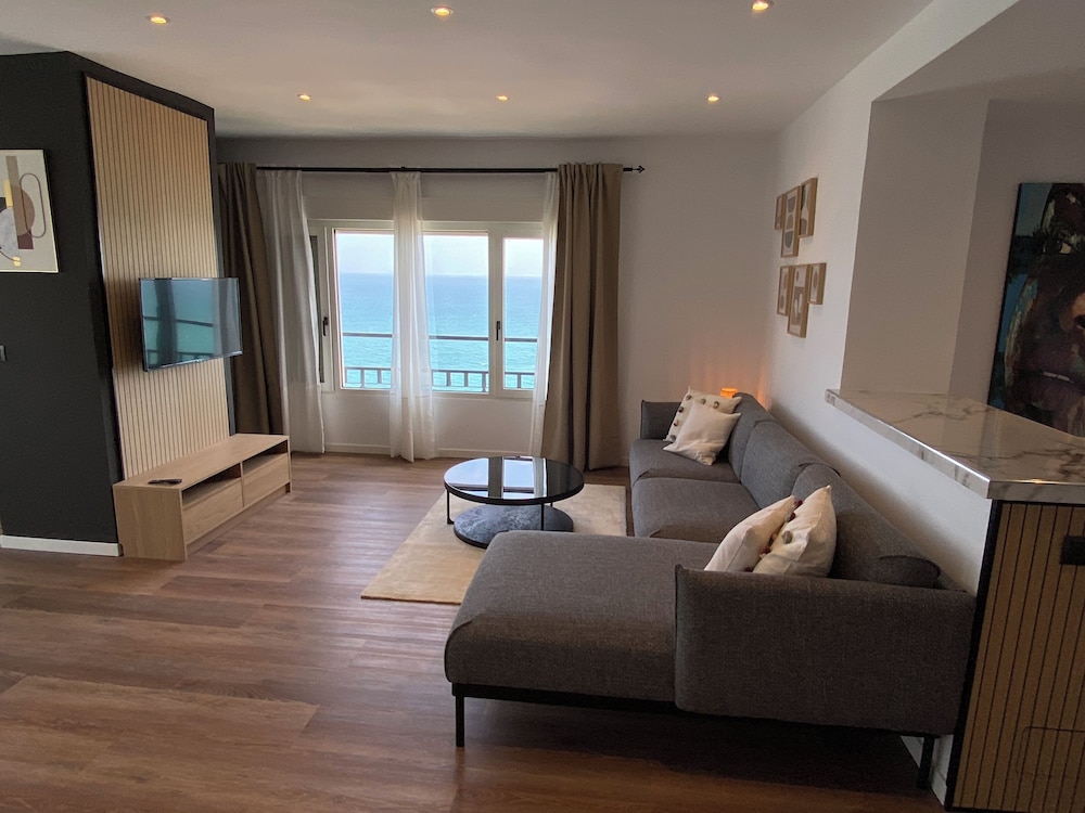 

Catania - Fuengirola - Aparthotel First Flatotel International