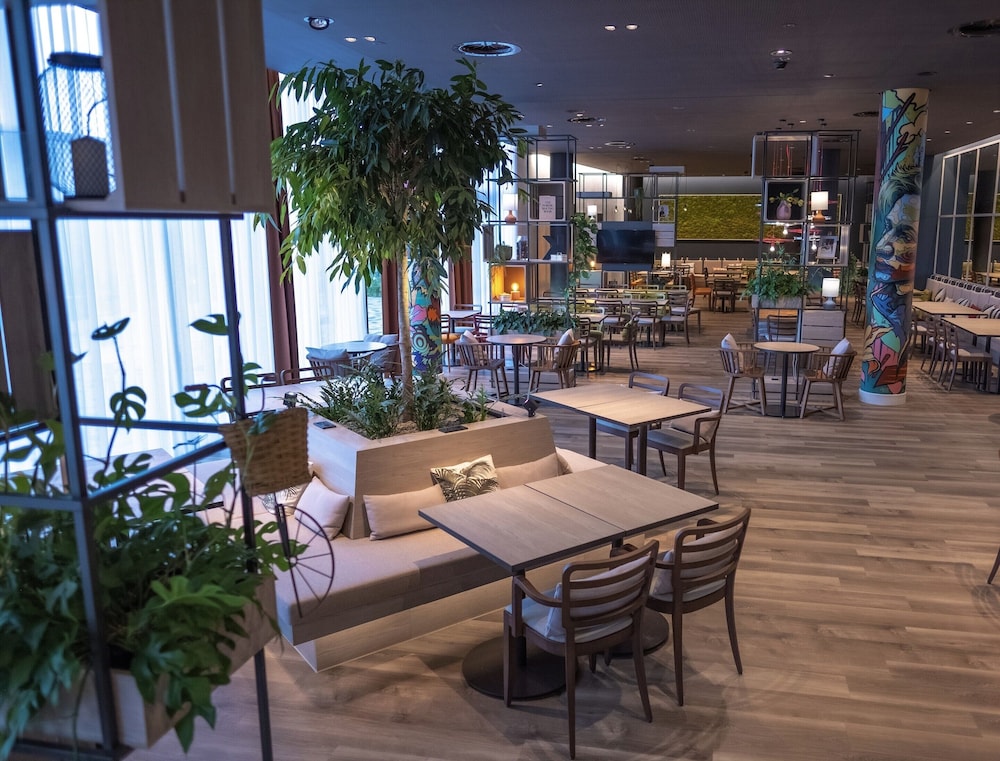 

Pescara - Amsterdam - IntercityHotel Amsterdam Airport