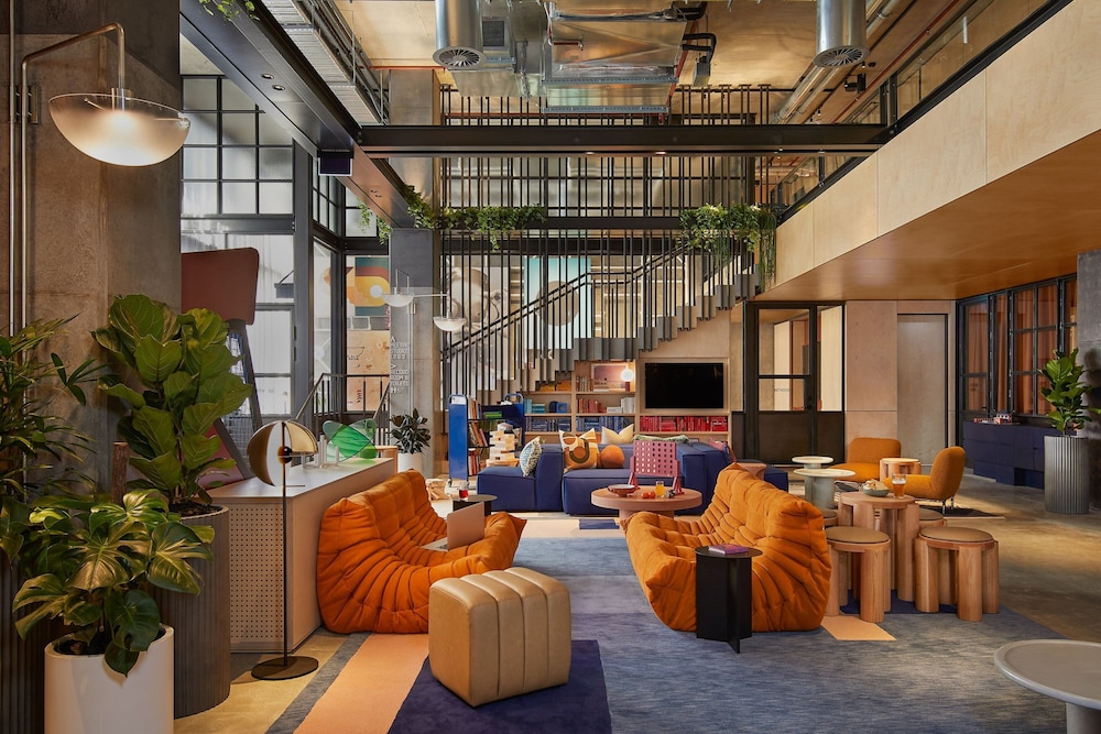 

Roma - Sydney - Moxy Sydney Airport