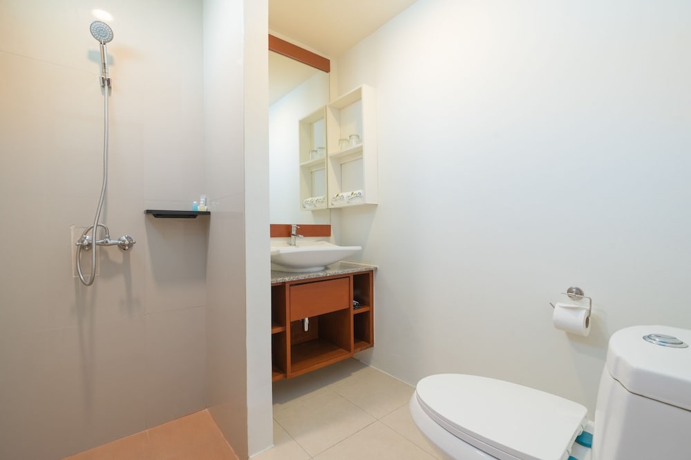 

Torino - Bang Tao Beach - Hill Myna Holiday Park & Cafe