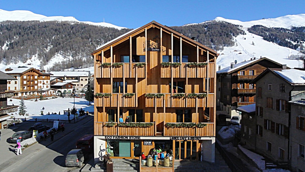 

Napoli - Livigno - Hotel Larice