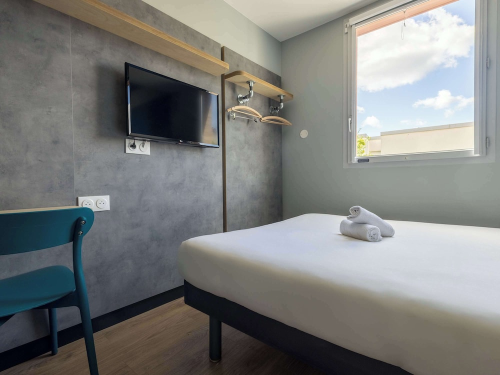 

Cagliari - Suresnes - ibis budget Nanterre la Defense