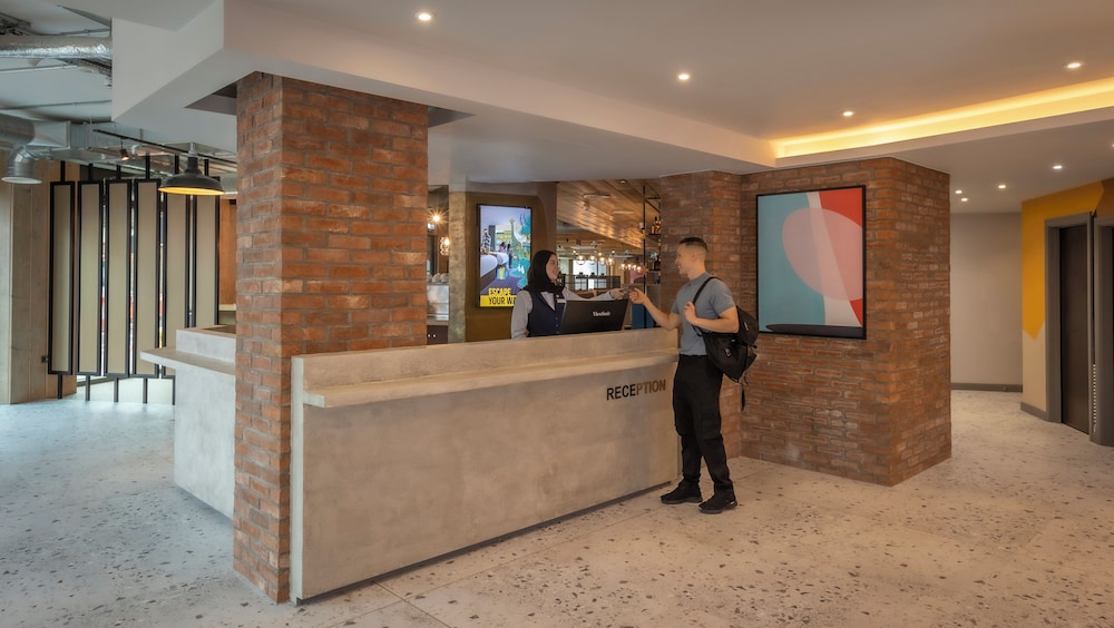 

Verona - Mill Hill - Maldron Hotel Finsbury Park, London