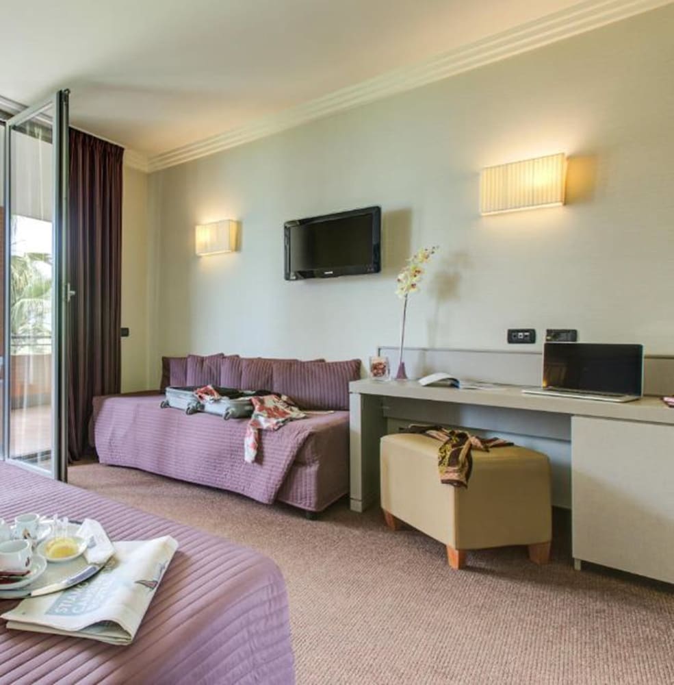 

Milano - Mostacciano - Ardeatina Park Hotel