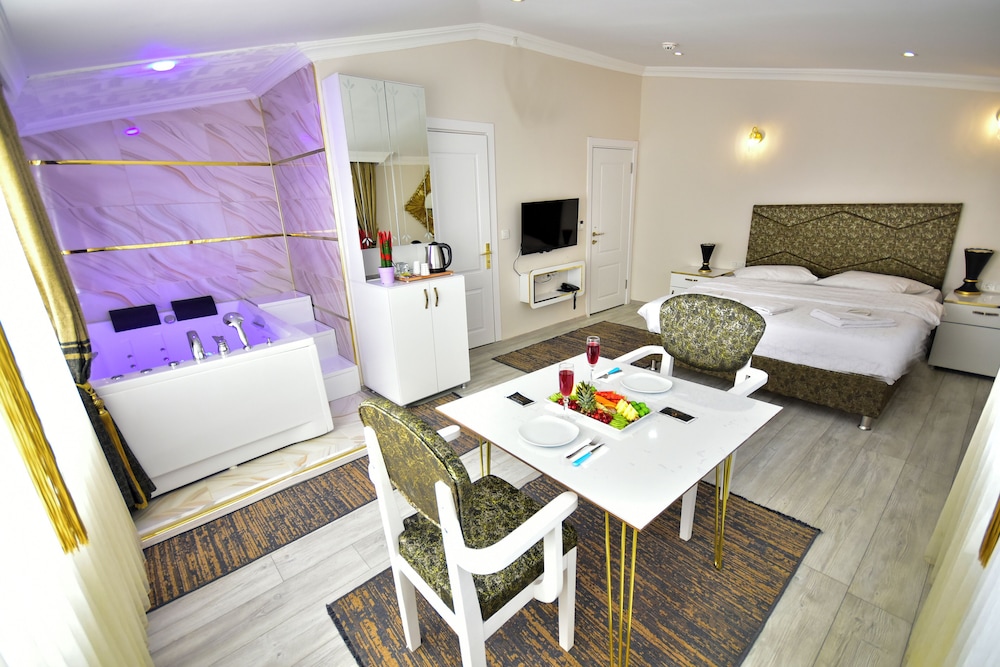 

Palermo - Istanbul - LOCA Suit LİFE AİRPORT HOTEL