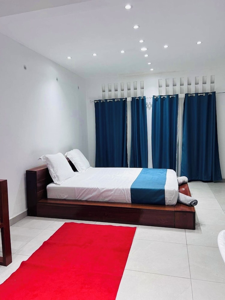 

Milano - Toamasina - Espace le Majestic Toamasina