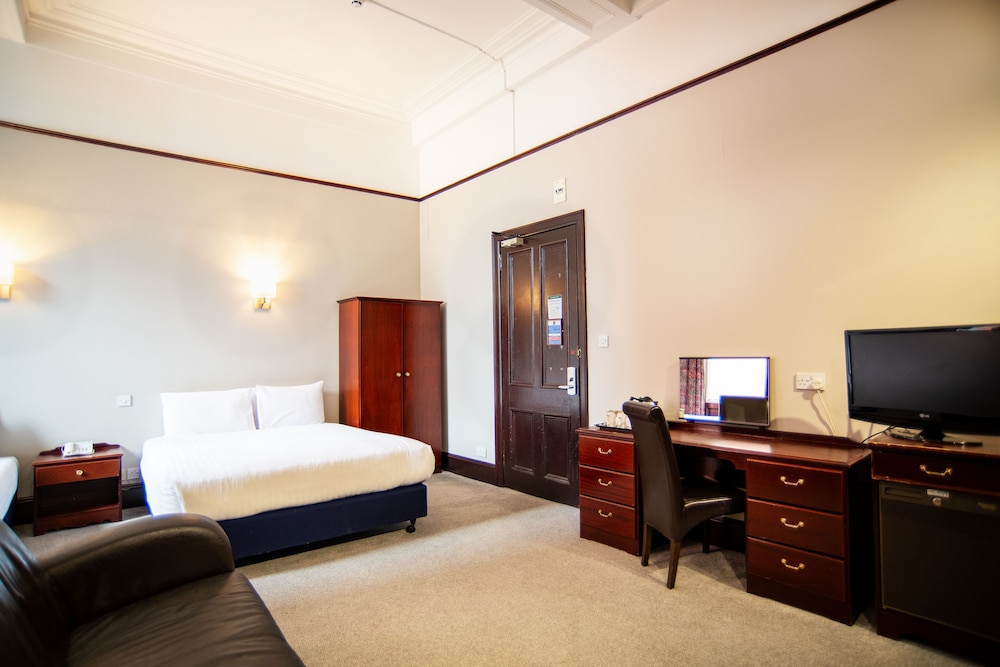 

Napoli - Aberdeen - The Station Hotel