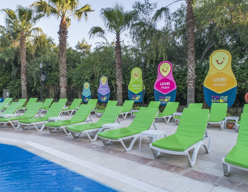 

Roma - Turkler - Miarosa İncekum Beach