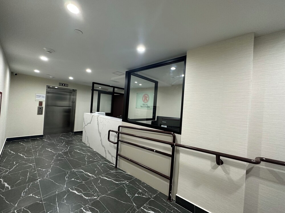 

Milano - Queens - Regal Inn & Suites New York LaGuardia Hotel
