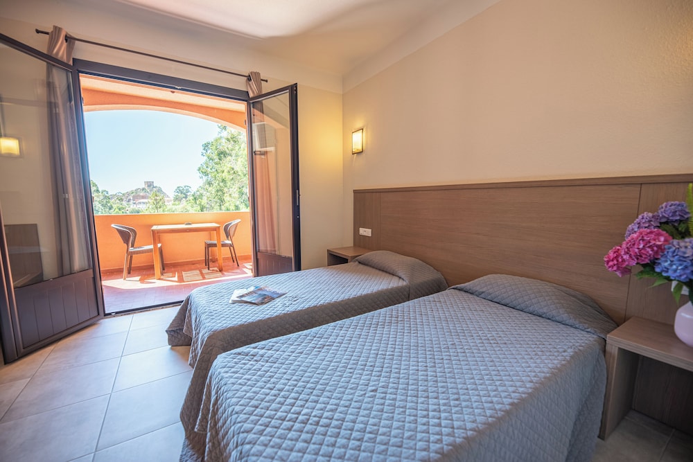 

Milano - Ota - Hotel Corsica - Porto Corse