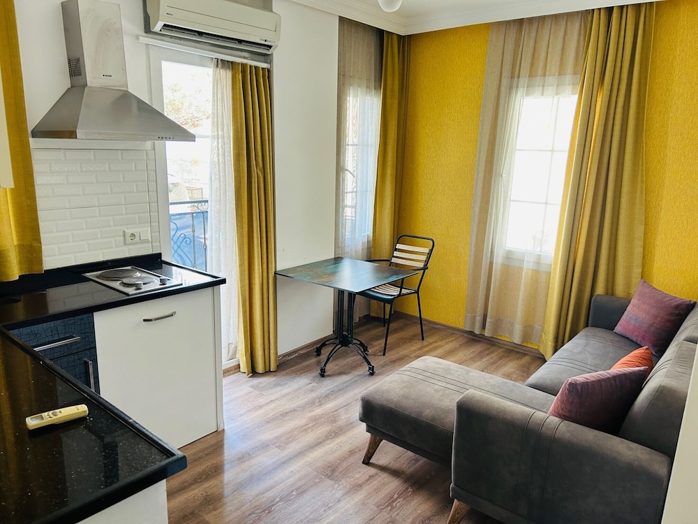 

Milano - Kaş - dekatria rooms&aparts