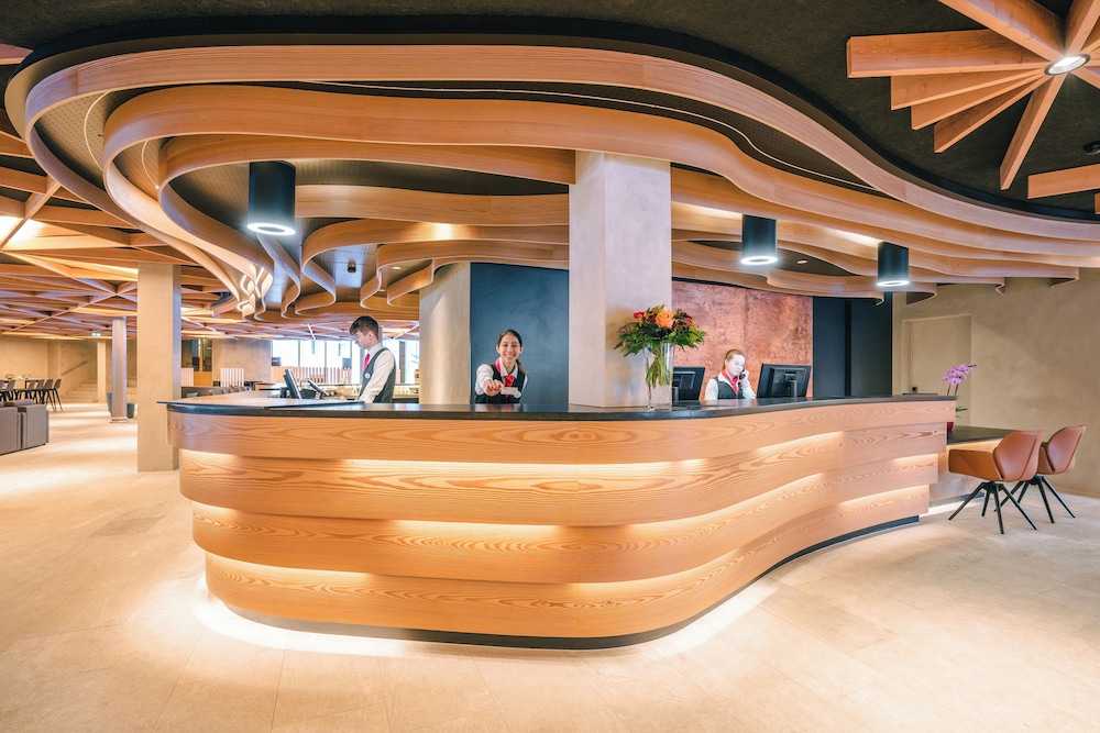 

Lamezia Terme - Sils Maria - Hotel Laudinella