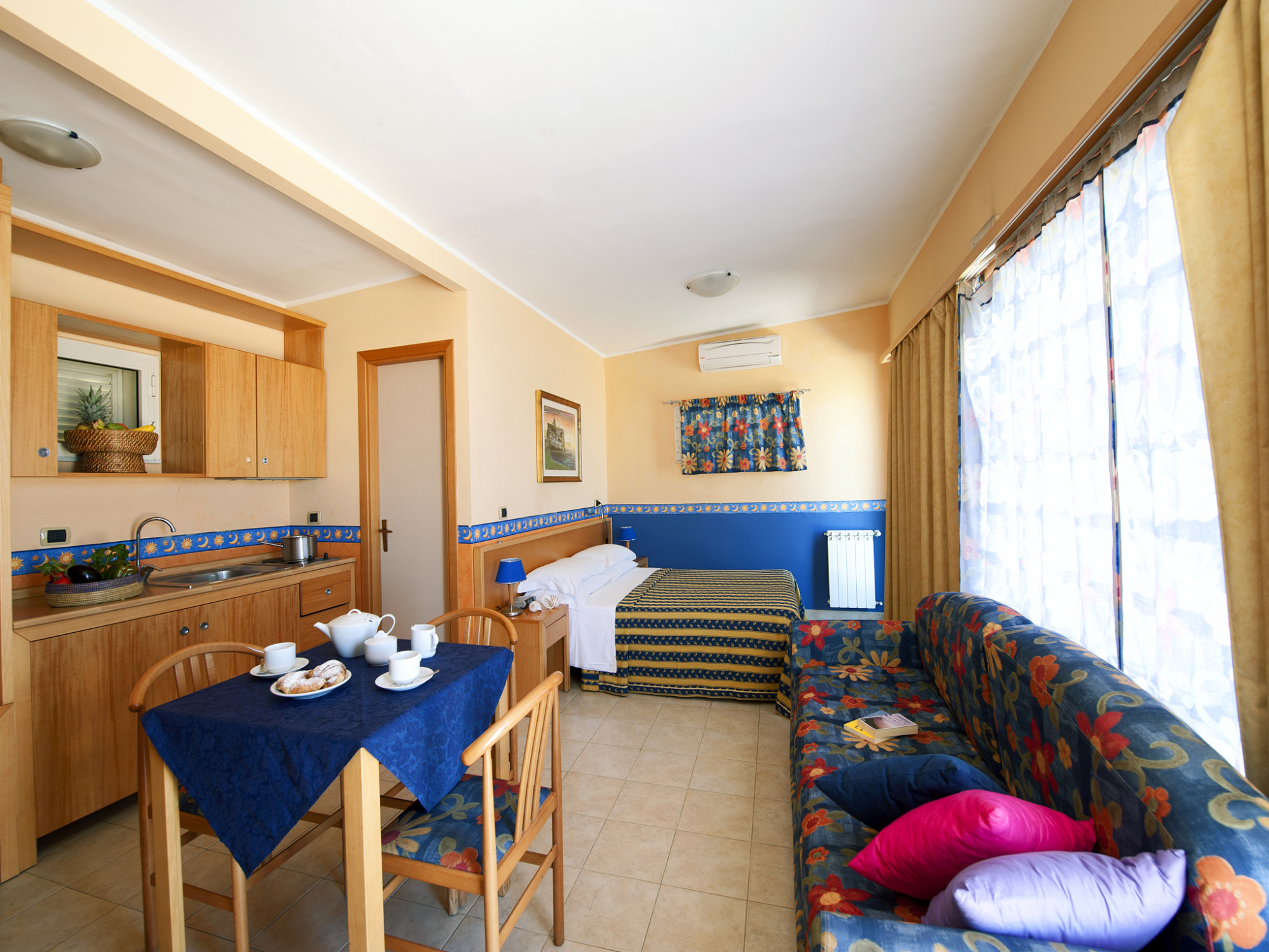 

Bari - Catania - Villaggio Albergo Internazionale La Plaja