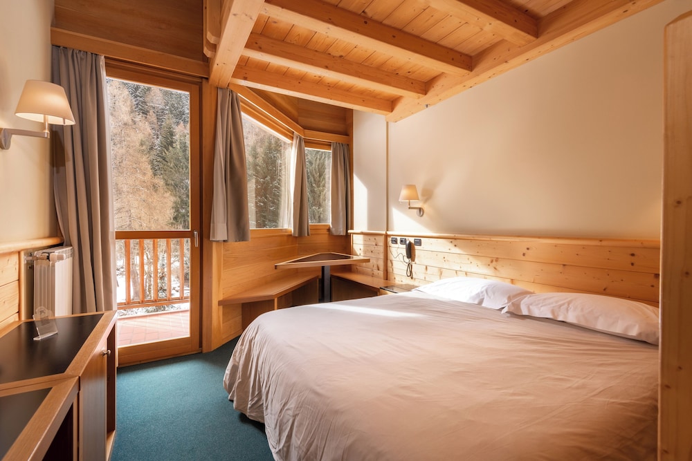 

Napoli - Tonale, Montagna Italia - Hotel Garni Pegrà