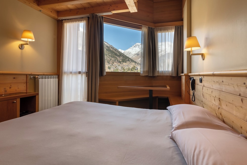 

Lamezia Terme - Passo del Tonale - Hotel Garni Pegrà