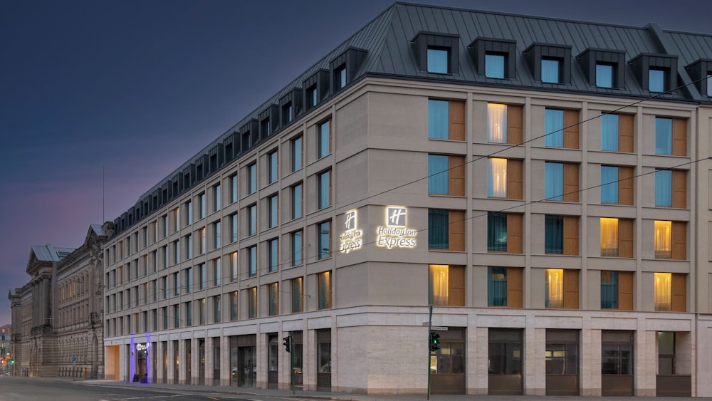

Roma - Potsdam - Holiday Inn Express & Suites POTSDAM