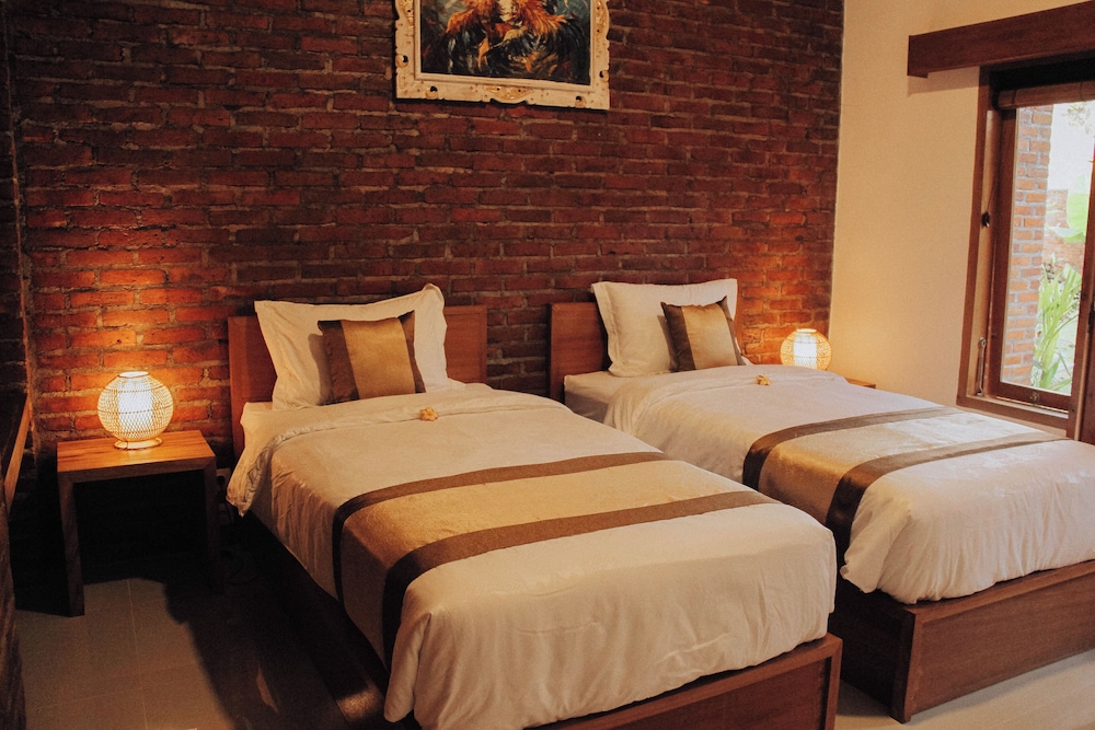 

Milano - Tanah Lot - Govardan Home stay