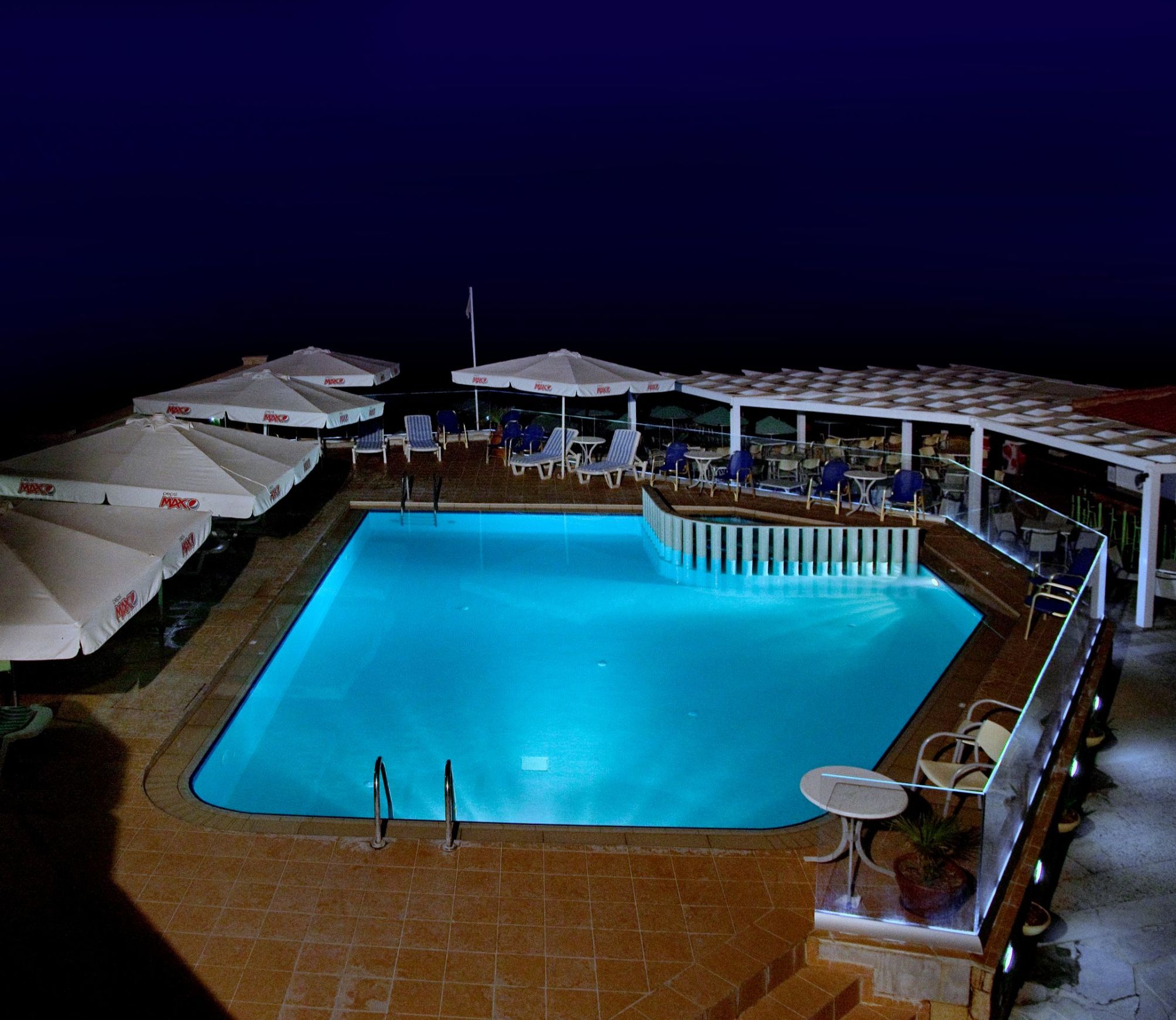 

Milano - Adelianos Kampos - Joan Beach Hotel