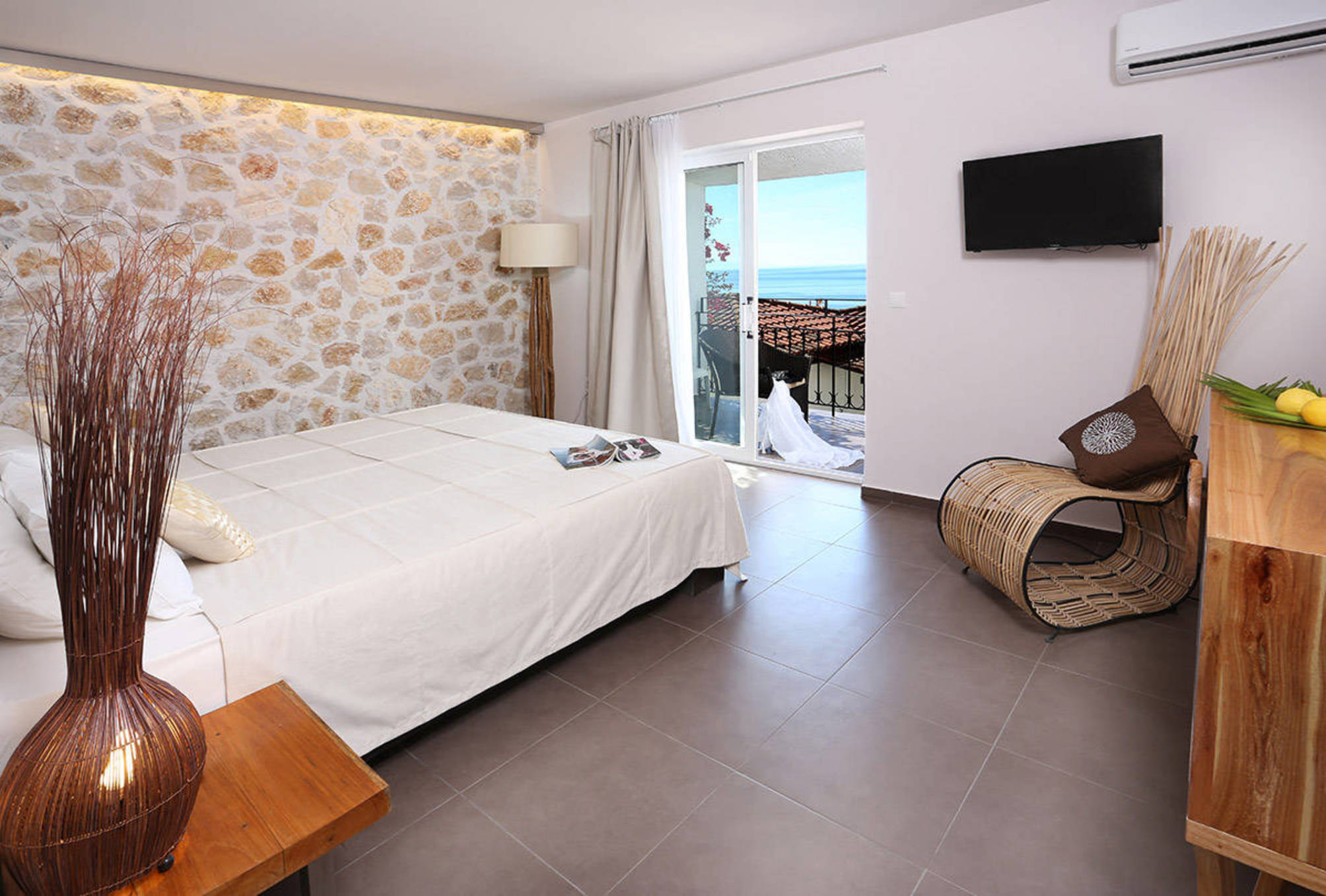 

Roma - Nissaki - Pantokrator Hotel