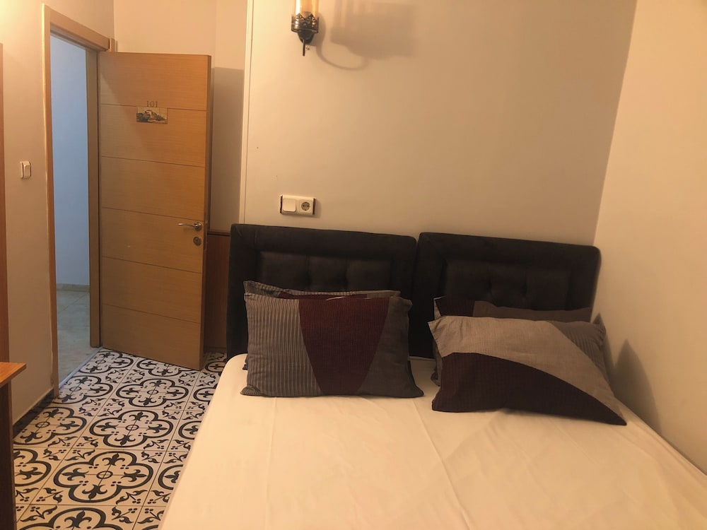 

Brindisi - Istanbul - Reydel Hotel